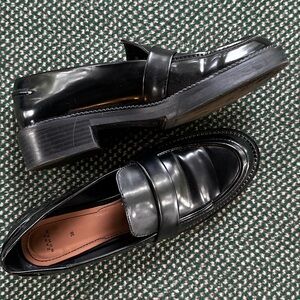 ZARA WOMAN Black Loafers 38 / 7.5M